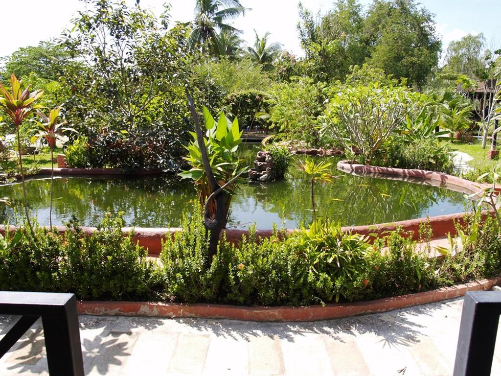 Cowboy Farm Resort Pattaya Ban Huai Yai Extérieur photo