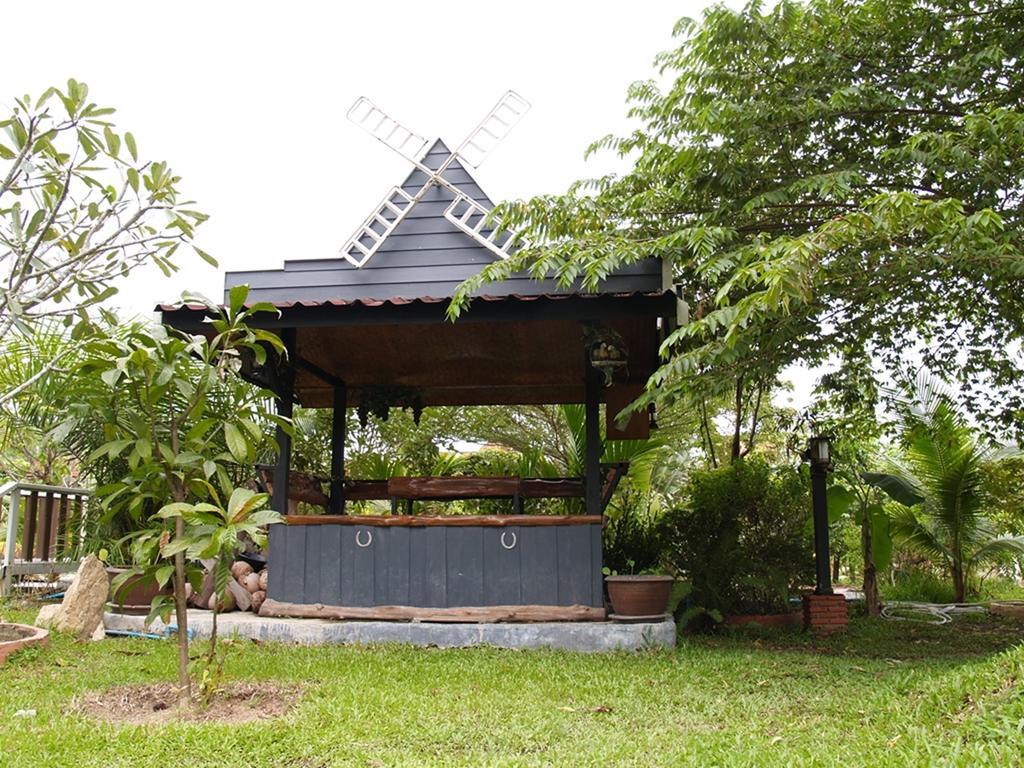 Cowboy Farm Resort Pattaya Ban Huai Yai Extérieur photo