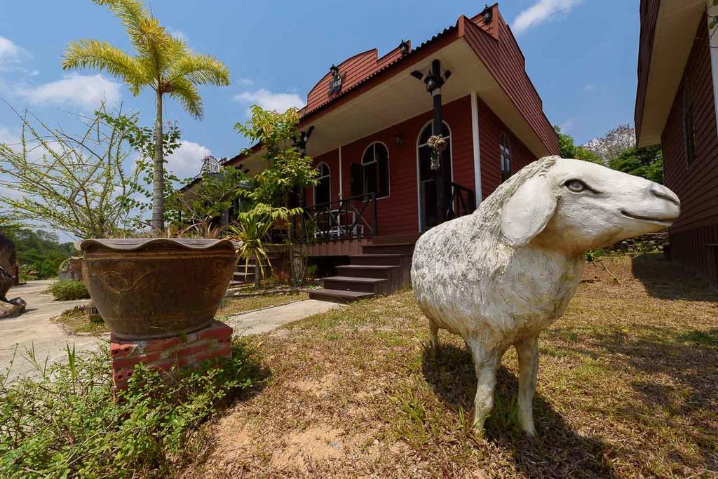 Cowboy Farm Resort Pattaya Ban Huai Yai Extérieur photo