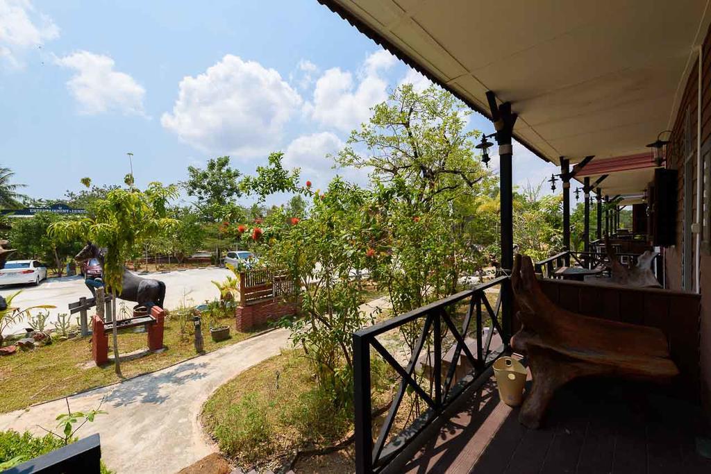 Cowboy Farm Resort Pattaya Ban Huai Yai Extérieur photo